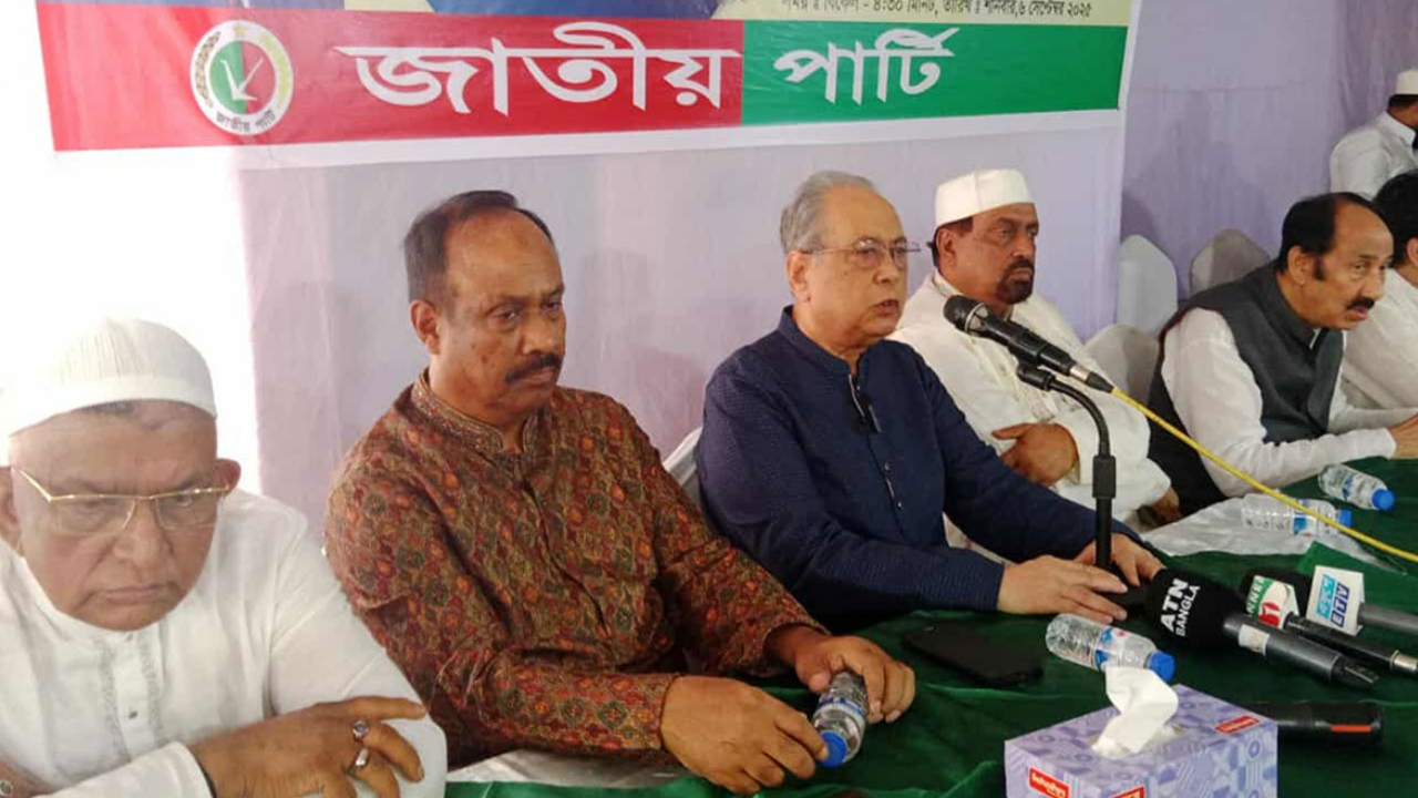 জাতীয় পার্টির অফিসে হামলা, দেশকে অস্থিতিশীল করার গভীর ষড়যন্ত্র